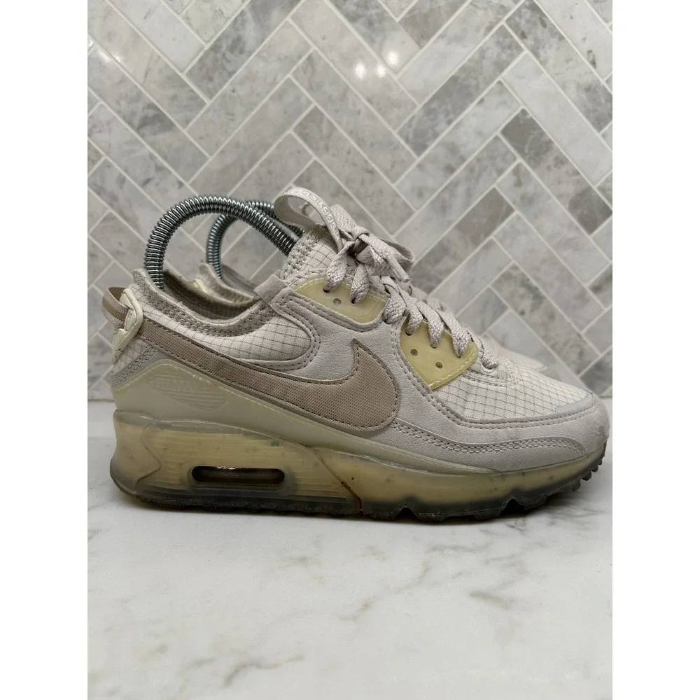 Nike Air Max 90 Terrascape Sneakers Women's Size 6 Light Bone Lace-Up DC9450-001